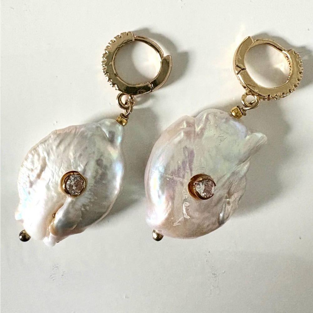 Freshwater Pearl & 18k plated with crystal insert Earrings